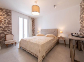 Up the stairs renovated apartment with sea view